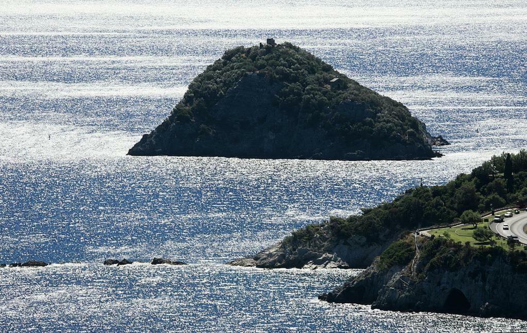 Residenza Lux Fronte Mare Leilighet Vado Ligure Eksteriør bilde