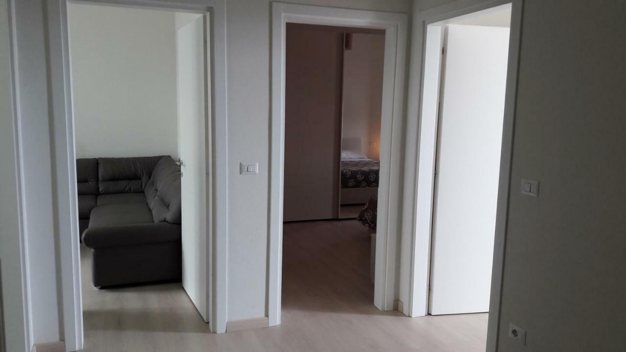 Residenza Lux Fronte Mare Leilighet Vado Ligure Eksteriør bilde