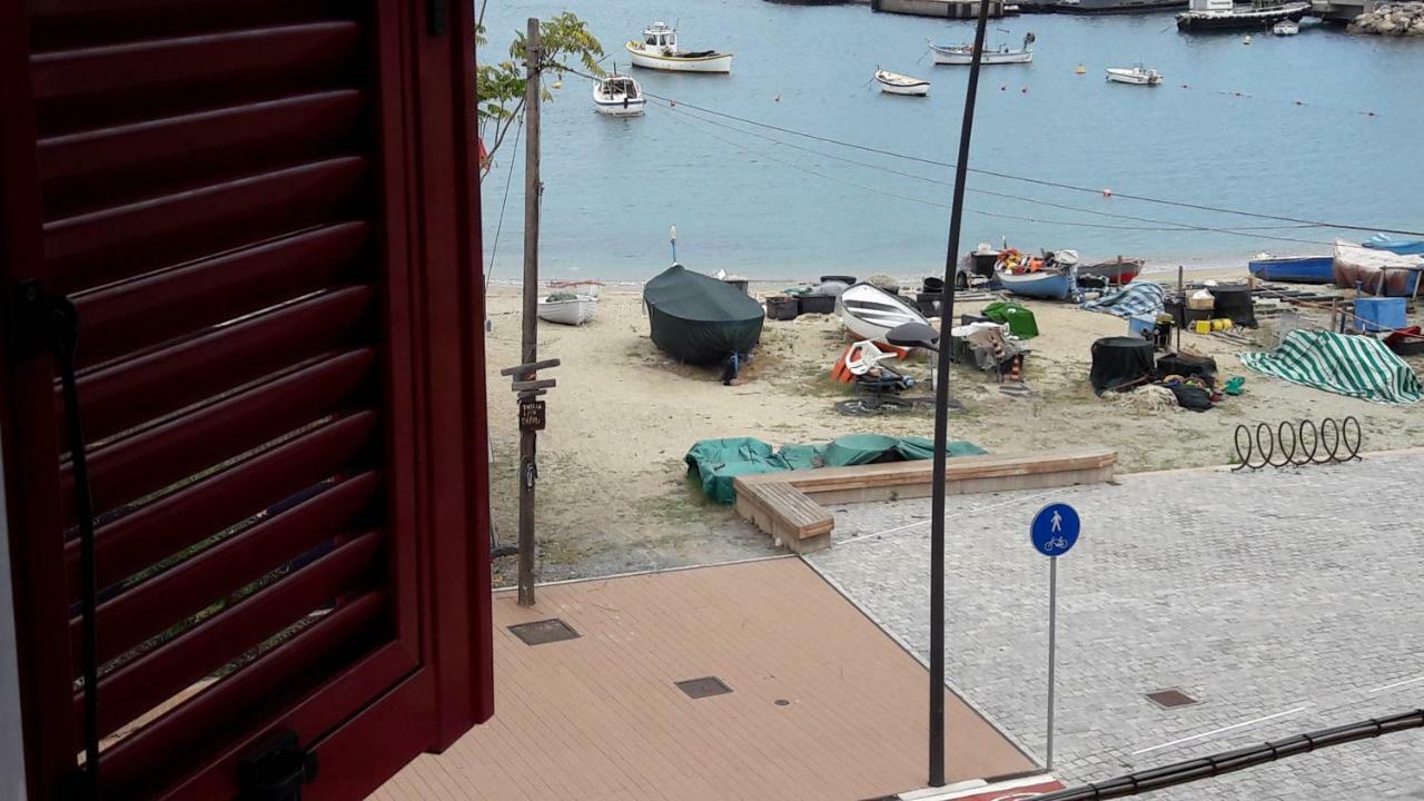 Residenza Lux Fronte Mare Leilighet Vado Ligure Eksteriør bilde