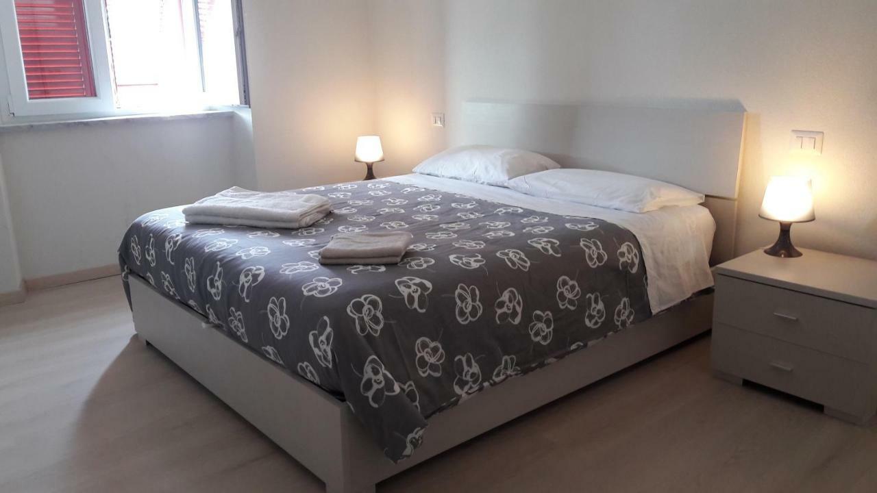Residenza Lux Fronte Mare Leilighet Vado Ligure Eksteriør bilde